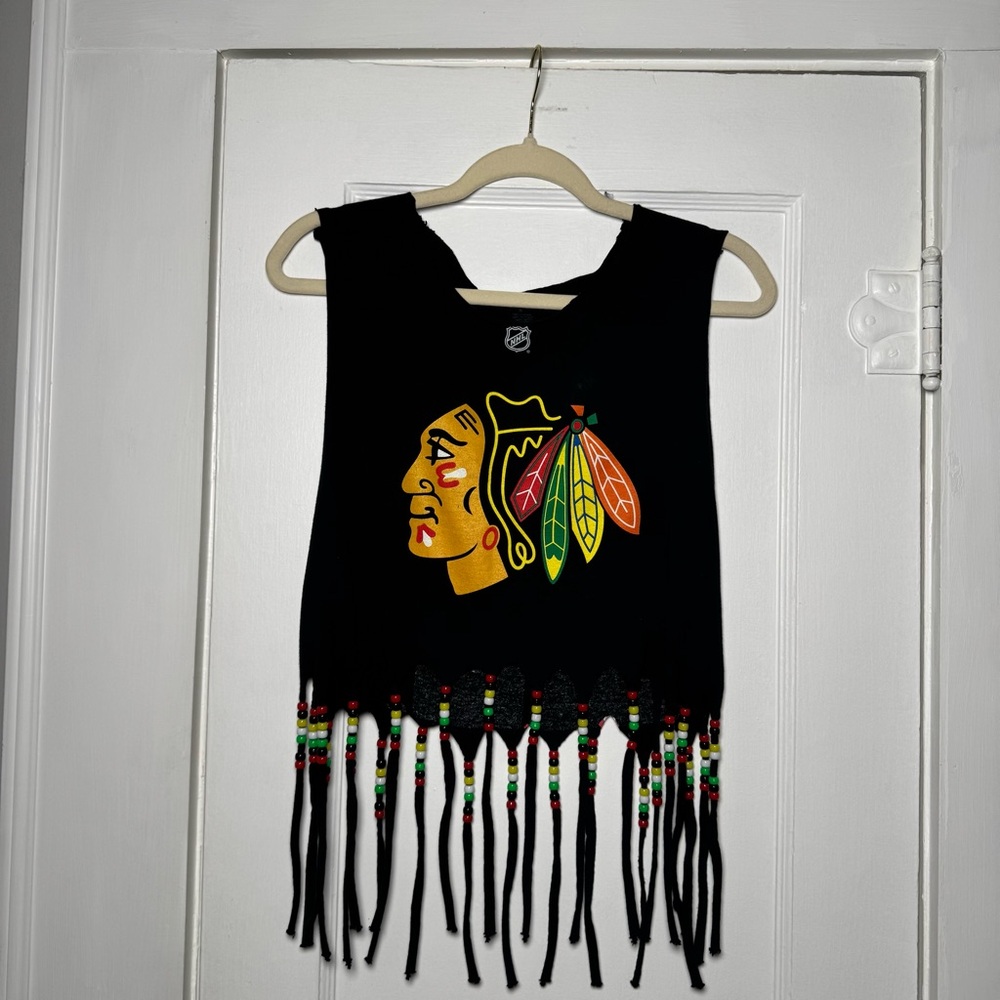 Reebok Blackhawk Oduya Beaded Fringe Cropped Sports Team Logo Small - Picture 1 of 12